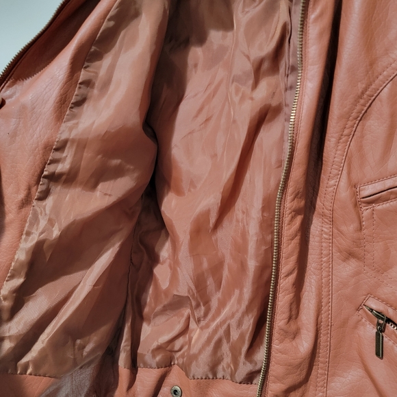 Leather jacket - Picture 4 of 6